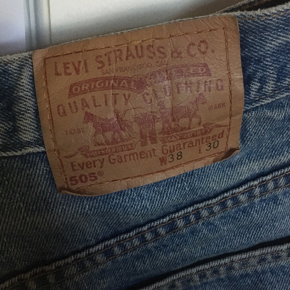Vintage Levi’s 505 Cutoff Denim Shorts - Picture 3 of 3